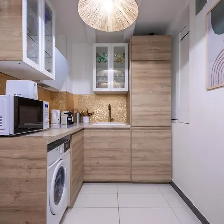 - Le Louvre Working & Living Apartment Paris