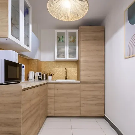 Le Louvre - Montorgeuil *