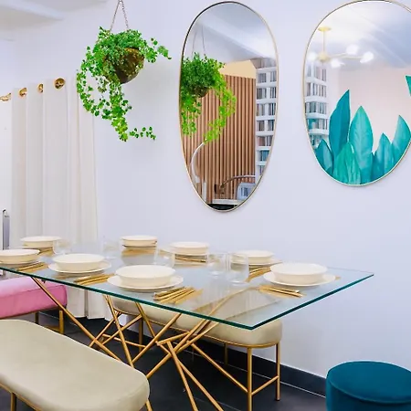 Le Louvre - Montorgeuil * Paris